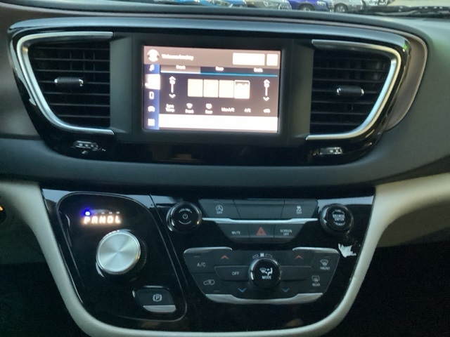 Chrysler Voyager  2023