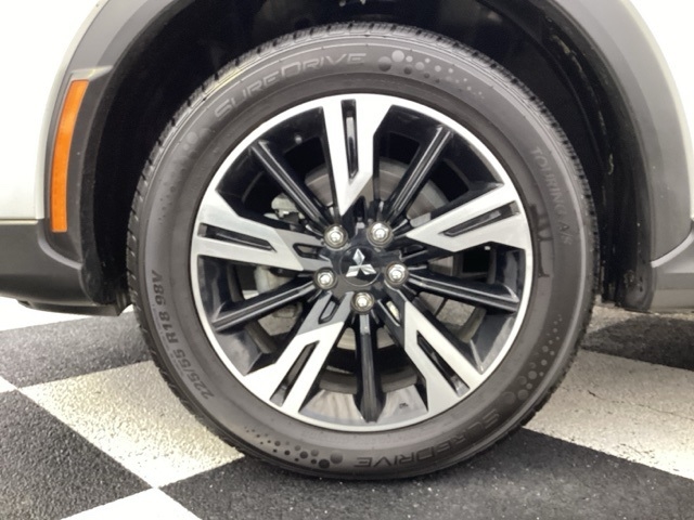 Mitsubishi Eclipse Cross  2024