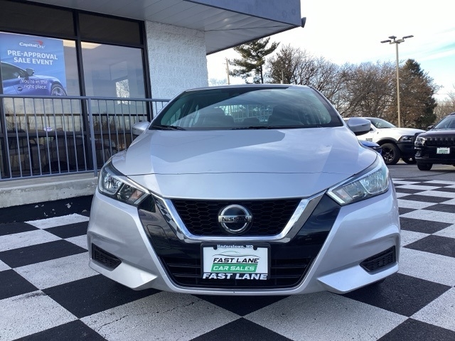 Nissan Versa  2021