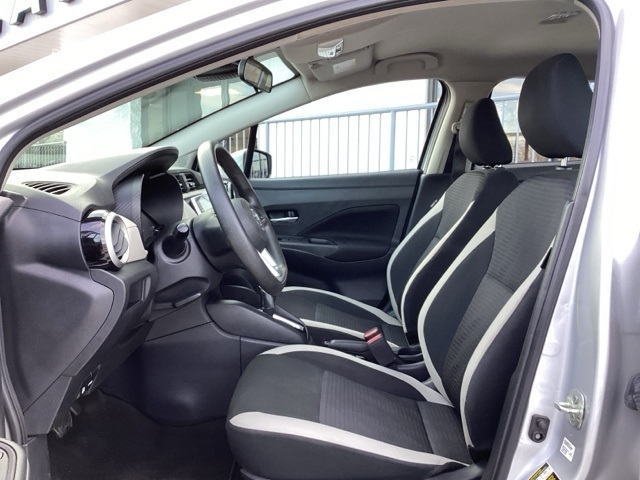 Nissan Versa  2021