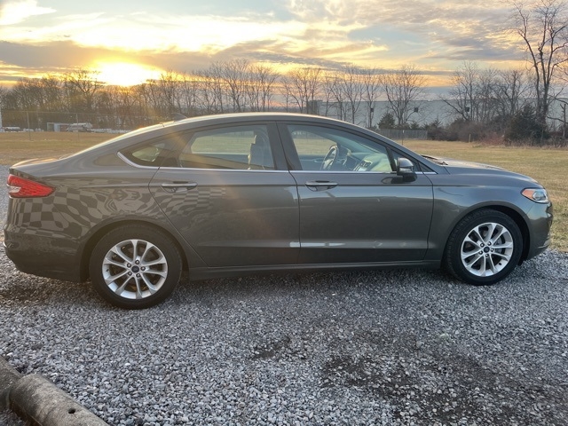 Ford Fusion Hybrid  2020