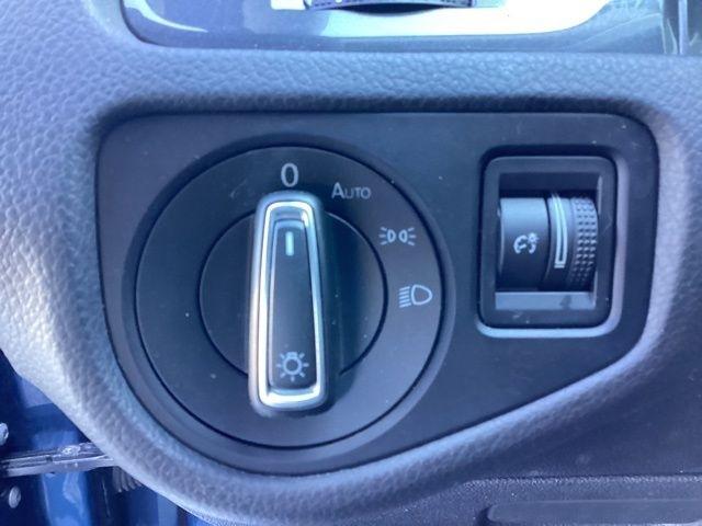 Volkswagen Golf  2020