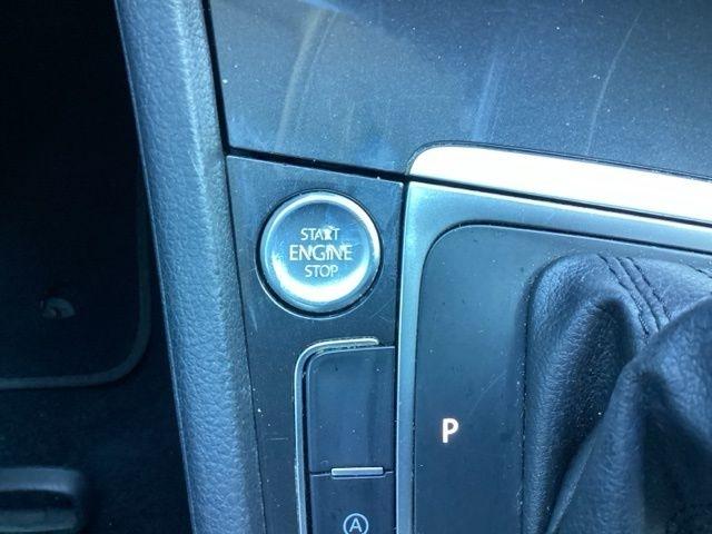 Volkswagen Golf  2020