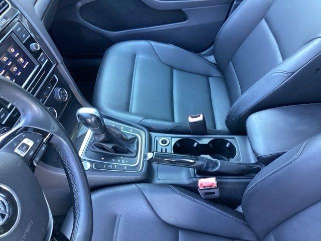 Volkswagen Golf  2020