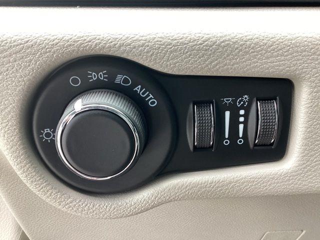 Chrysler Voyager  2020