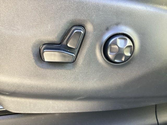 Chrysler Voyager  2023