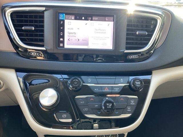 Chrysler Voyager  2023