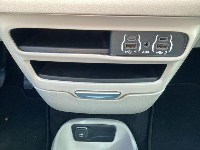 Chrysler Voyager  2023