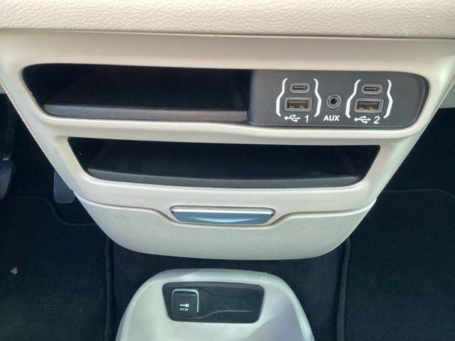 Chrysler Voyager  2023