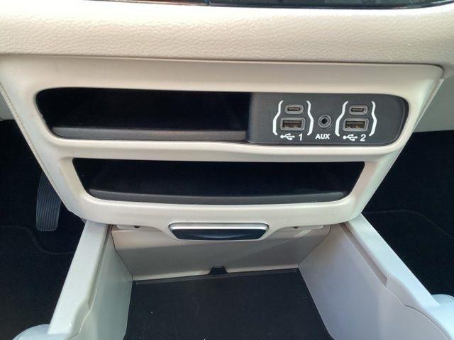 Chrysler Voyager  2023