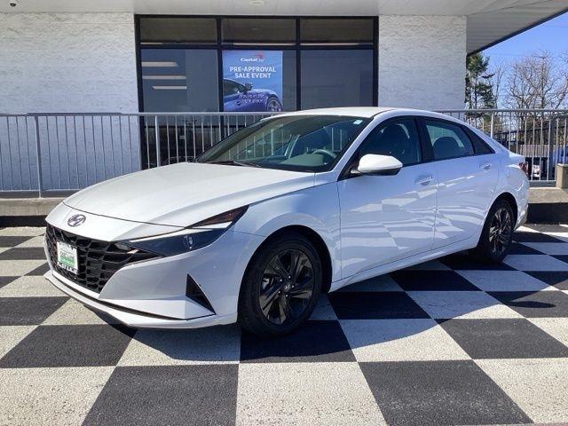 Hyundai Elantra  2023