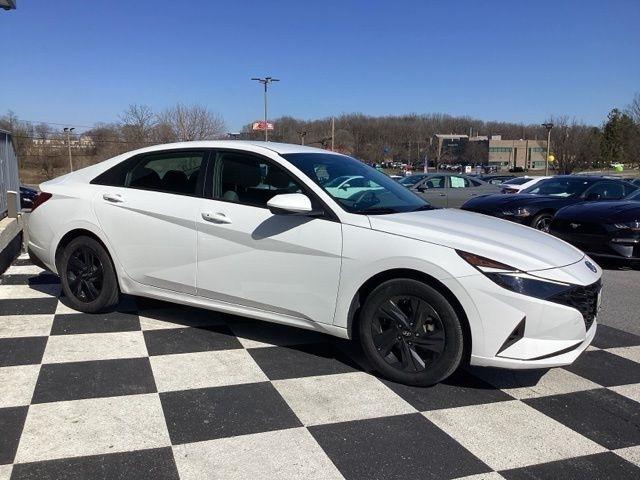 Hyundai Elantra  2023