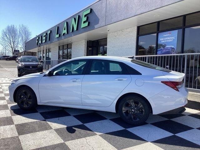 Hyundai Elantra  2023