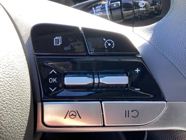 Hyundai Elantra  2023