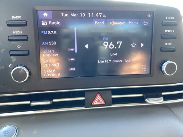 Hyundai Elantra  2023