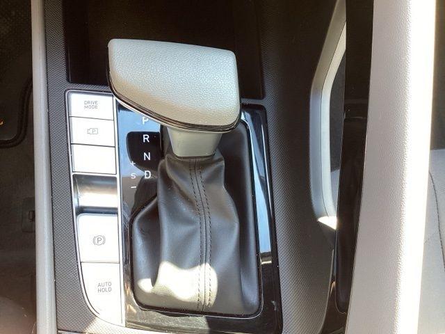 Hyundai Elantra  2023