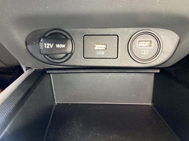 Hyundai Elantra  2023