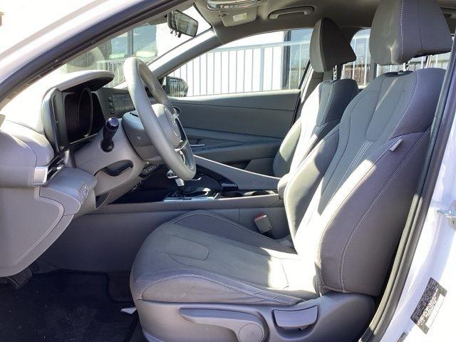 Hyundai Elantra  2023