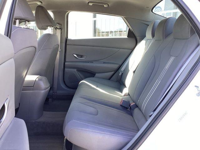 Hyundai Elantra  2023