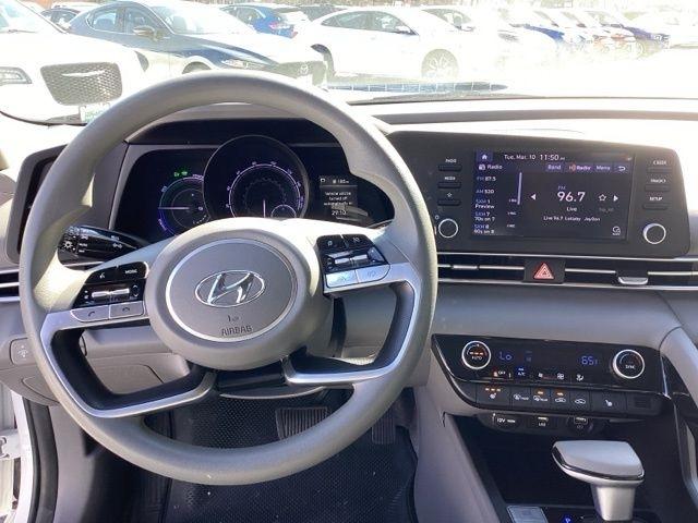 Hyundai Elantra  2023