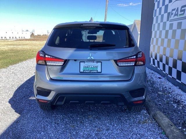 Mitsubishi Outlander Sport  2024