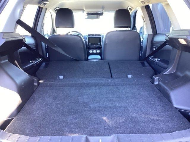 Mitsubishi Outlander Sport  2024