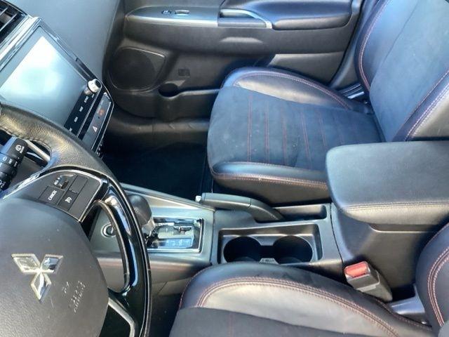 Mitsubishi Outlander Sport  2024