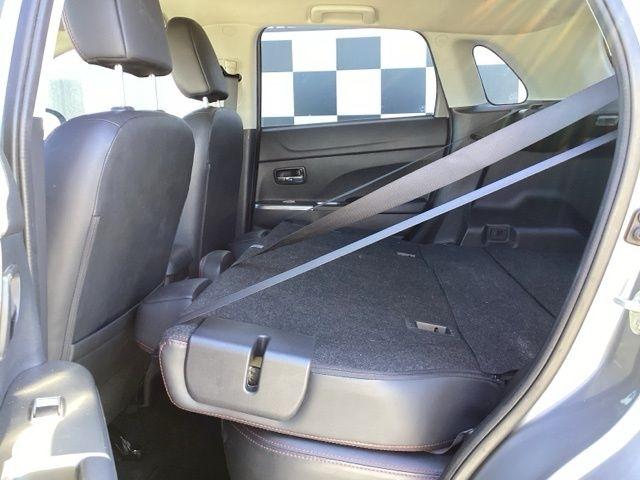 Mitsubishi Outlander Sport  2024