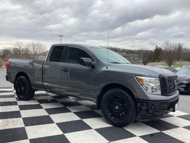 Nissan Titan  2017