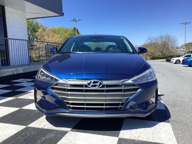 Hyundai Elantra  2020