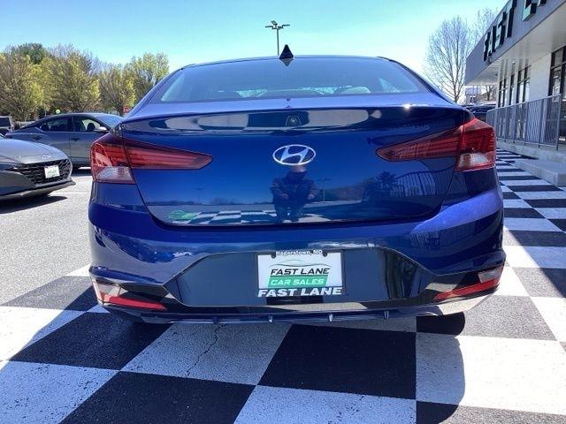 Hyundai Elantra  2020