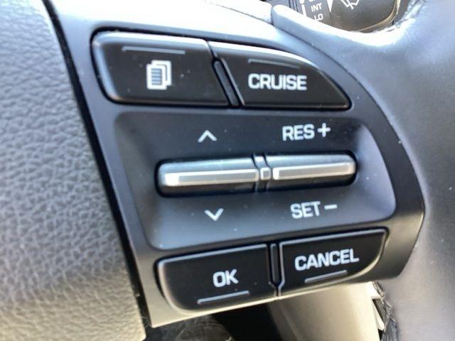 Hyundai Elantra  2020