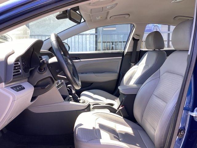 Hyundai Elantra  2020