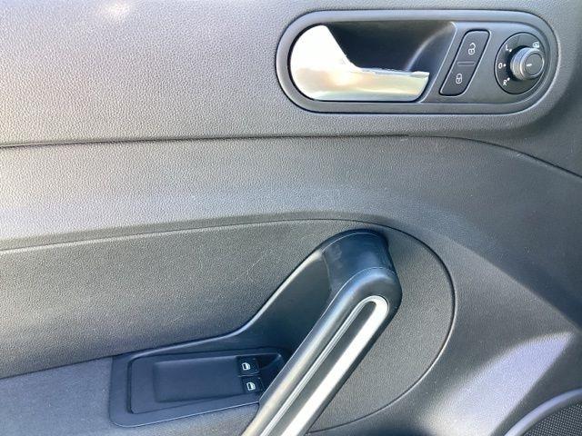 Volkswagen Beetle  2016