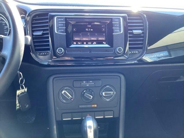 Volkswagen Beetle  2016