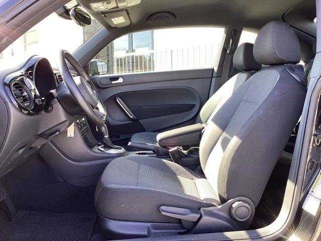 Volkswagen Beetle  2016