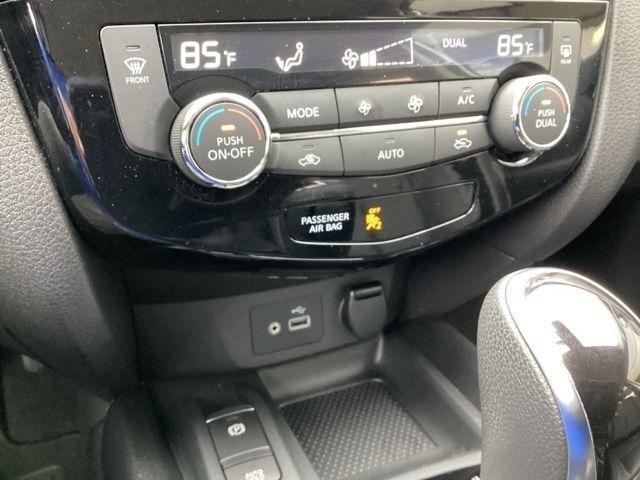 Nissan Rogue Sport  2022