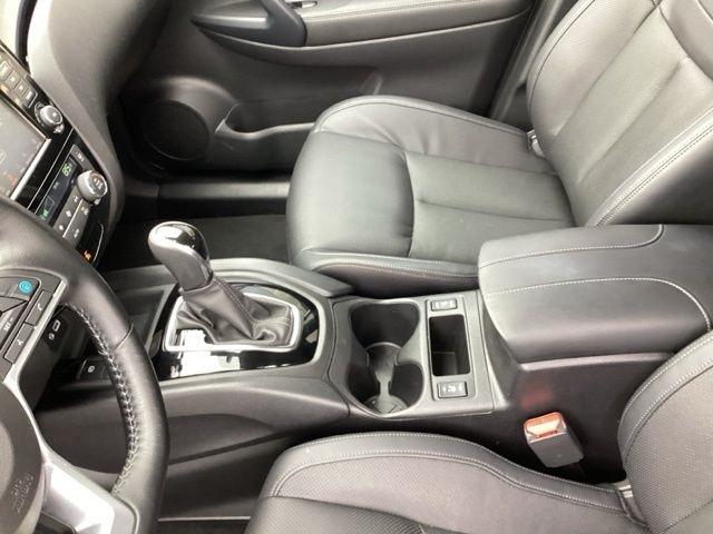 Nissan Rogue Sport  2022
