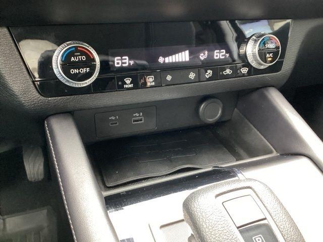 Mitsubishi Outlander  2024