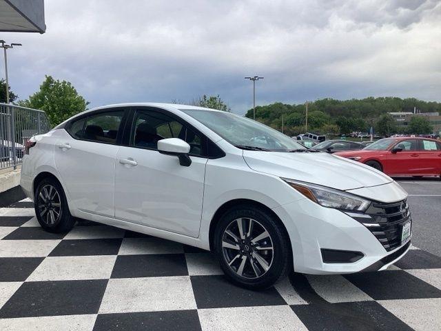 Nissan Versa  2025