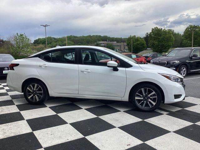 Nissan Versa  2025