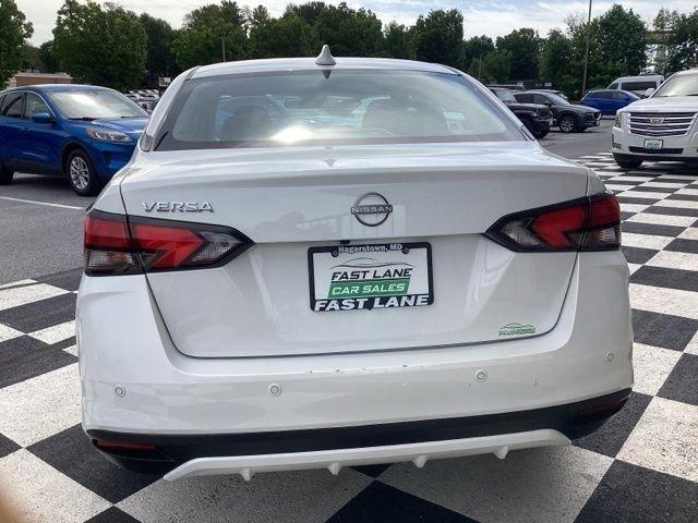 Nissan Versa  2025