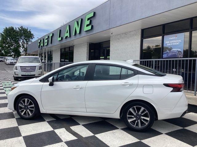 Nissan Versa  2025