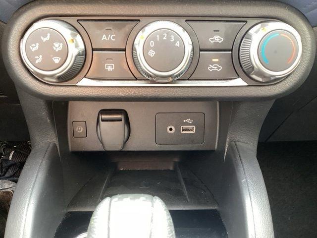Nissan Versa  2025