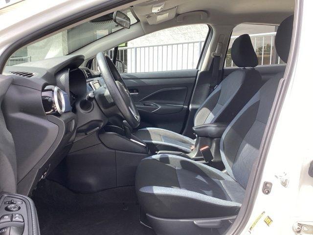 Nissan Versa  2025