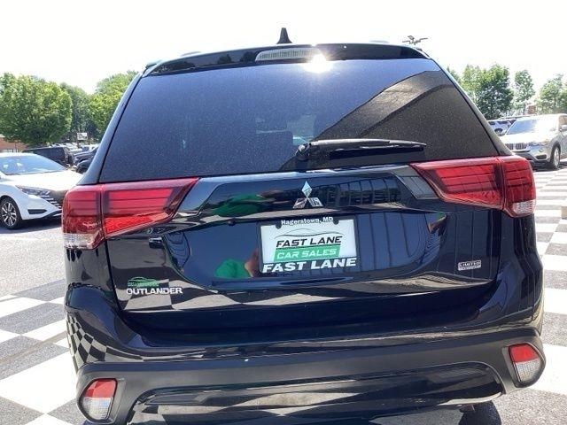 Mitsubishi Outlander  2020