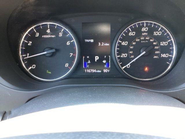 Mitsubishi Outlander  2020