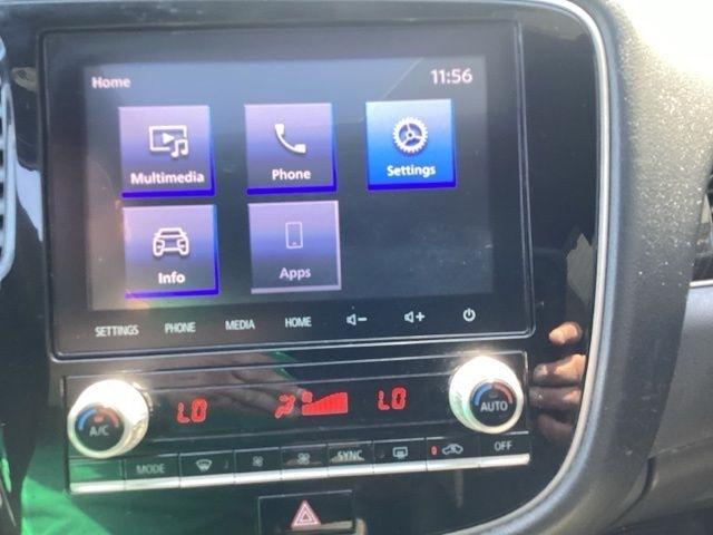 Mitsubishi Outlander  2020