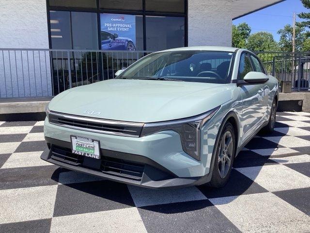 2025 Kia K4 LXS AT's photo