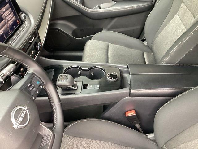 Nissan Rogue  2025
